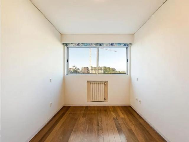 Apartment T4 in Campanhã, Porto