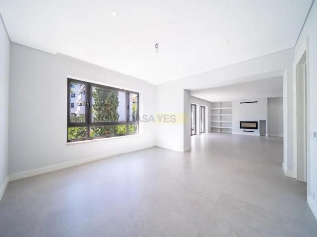 Apartment T4 in Cascais e Estoril, Cascais