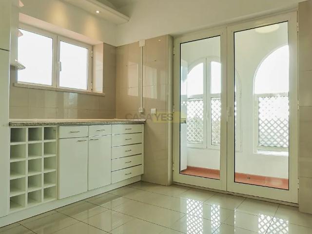 Apartment T4 in Cascais e Estoril, Cascais