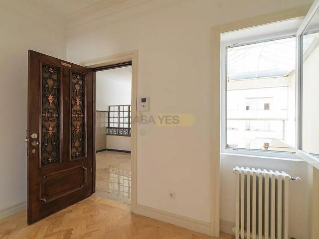 Apartment T4 in Cedofeita, Santo Ildefonso, Sé, Miragaia, São Nicolau e Vitória, Porto
