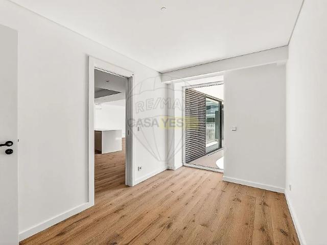 Apartment T4 in Alto do Seixalinho, Santo André e Verderena, Barreiro