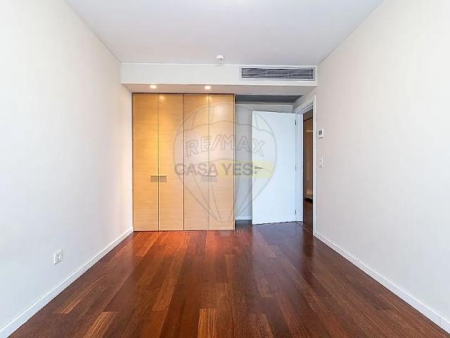 Apartment T4 in Alvalade, Lisboa
