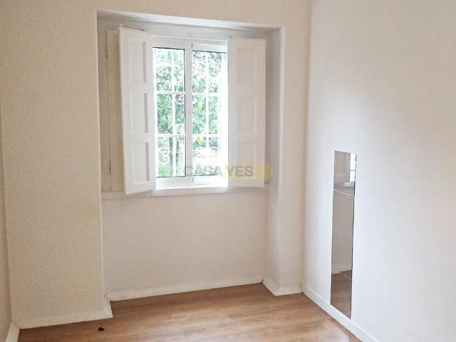 Apartment T4 in Alvalade, Lisboa