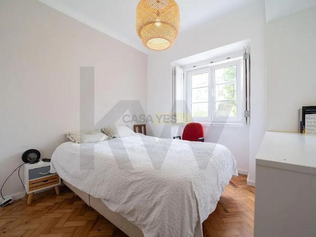 Apartment T4 in Alvalade, Lisboa
