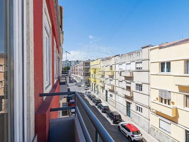 Apartment T4 in Alcântara, Lisboa