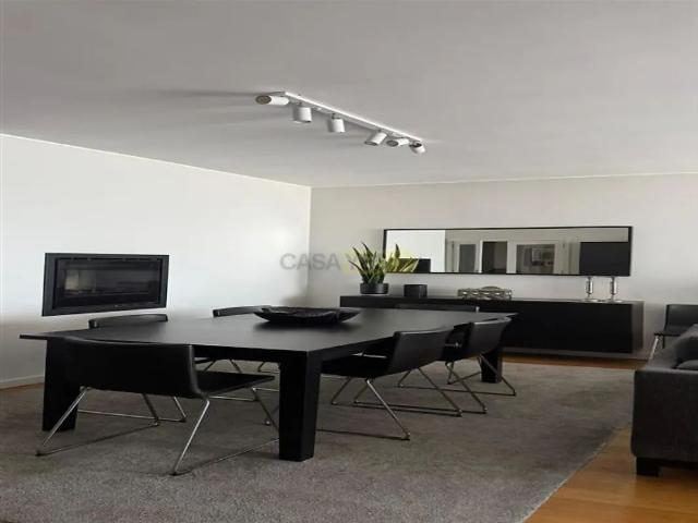 Apartment T4 in Aldoar, Foz do Douro e Nevogilde, Porto
