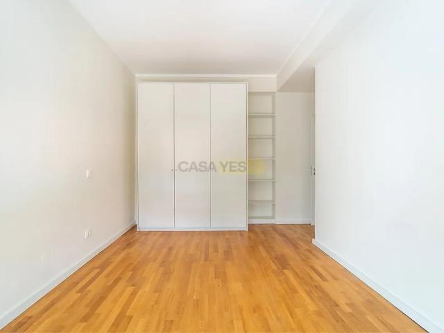 Apartment T4 in Aldoar, Foz do Douro e Nevogilde, Porto