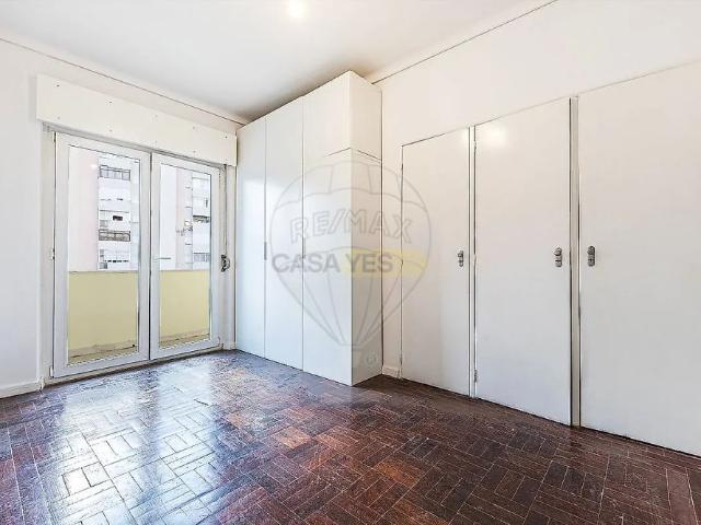 Apartment T4 in Algés, Linda a Velha e Cruz Quebrada Dafundo, Oeiras