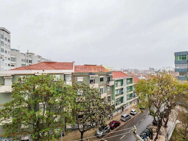 Apartment T4 in Almada, Cova da Piedade, Pragal e Cacilhas, Almada