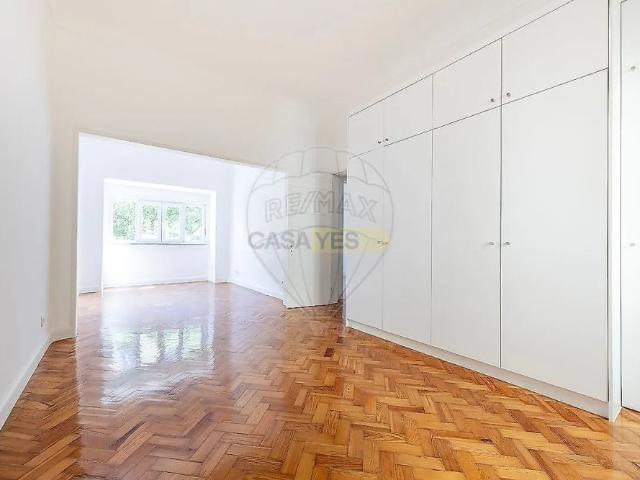 Apartment T4 in Arroios, Lisboa