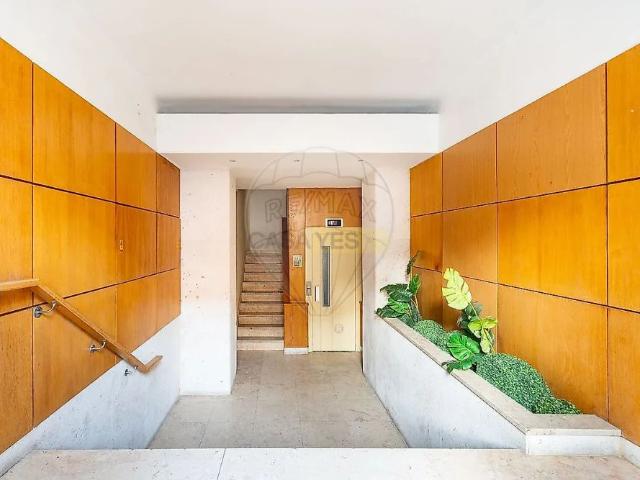 Apartment T4 in Avenidas Novas, Lisboa