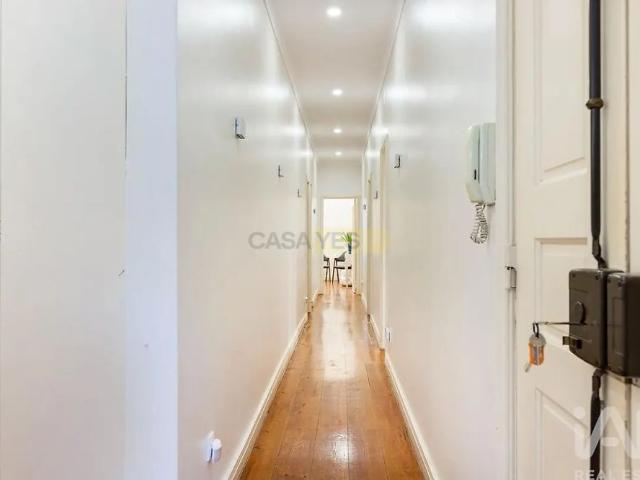 Apartment T4 in Avenidas Novas, Lisboa