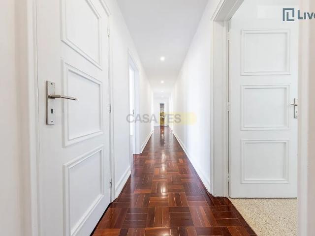 Apartment T4 in Avenidas Novas, Lisboa