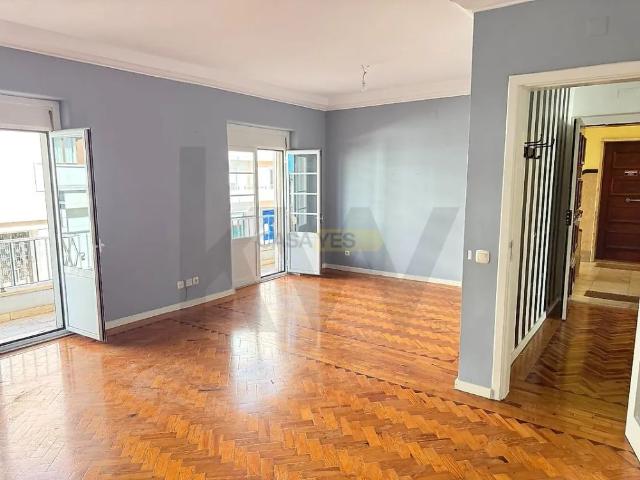 Apartment T4 in Avenidas Novas, Lisboa