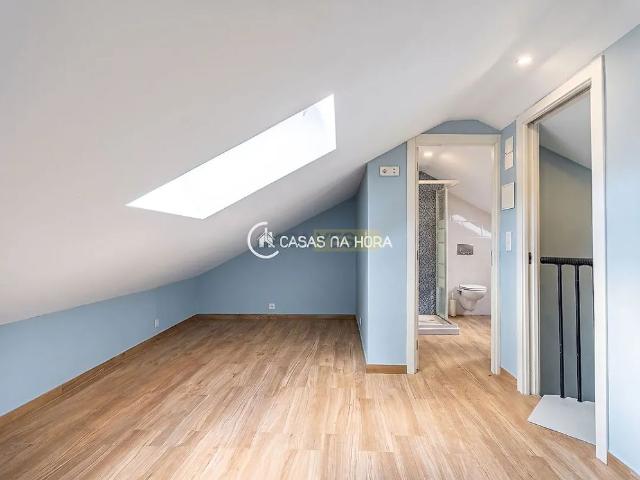 Apartment T4 in Benfica, Lisboa