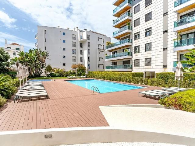 Apartment T4 in Estrela, Lisboa