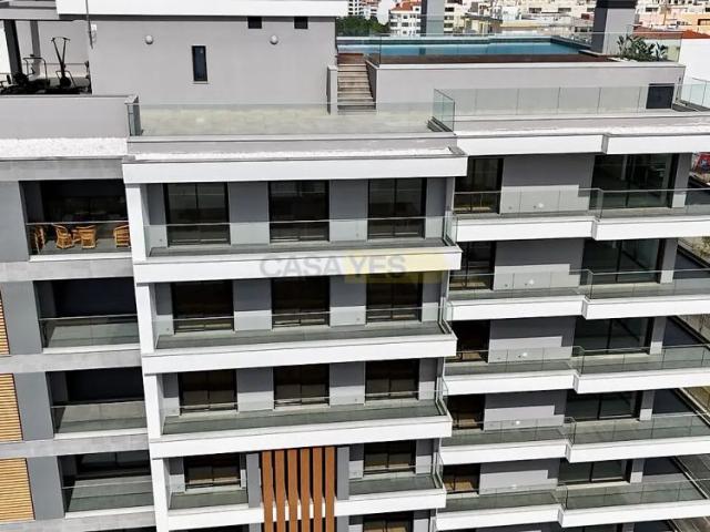 Apartment T4 in Faro Sé e São Pedro, Faro