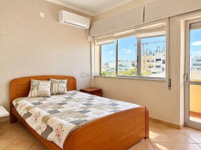 Apartment T4 in Faro Sé e São Pedro, Faro
