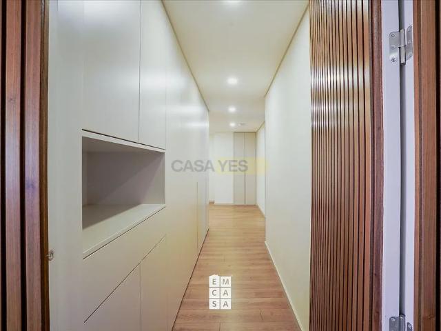 Apartment T4 in Oliveira de Azeméis, Santiago de Riba Ul, Ul, Macinhata da Seixa e Madail, Oliveira de Azeméis