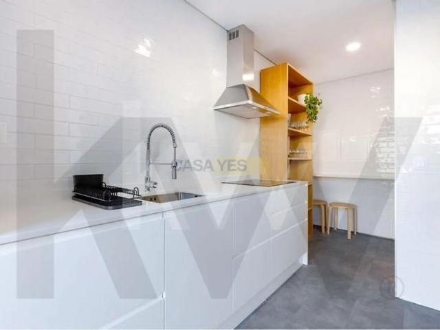 Apartment T4 in Lordelo do Ouro e Massarelos, Porto