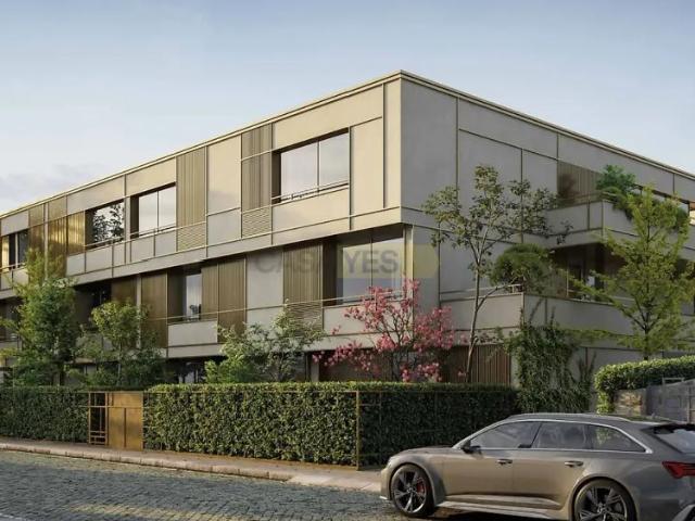 Apartment T4 in Lordelo do Ouro e Massarelos, Porto