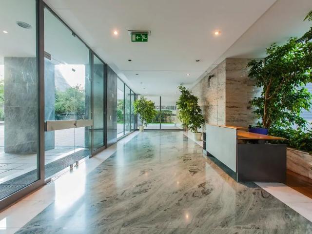 Apartment T4 in Lumiar, Lisboa