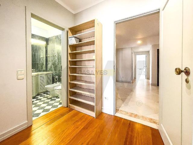 Apartment T4 in Lumiar, Lisboa