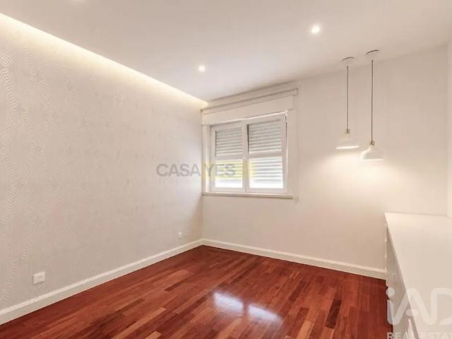 Apartment T4 in Lumiar, Lisboa