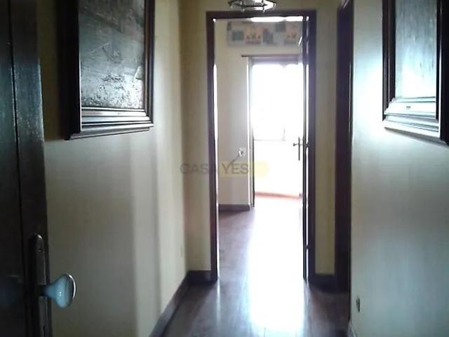 Apartment T4 in Lumiar, Lisboa
