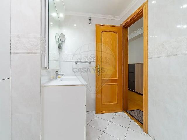 Apartment T4 in Lumiar, Lisboa