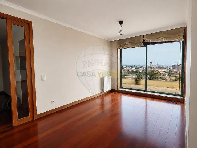 Apartment T4 in Matosinhos e Leça da Palmeira, Matosinhos