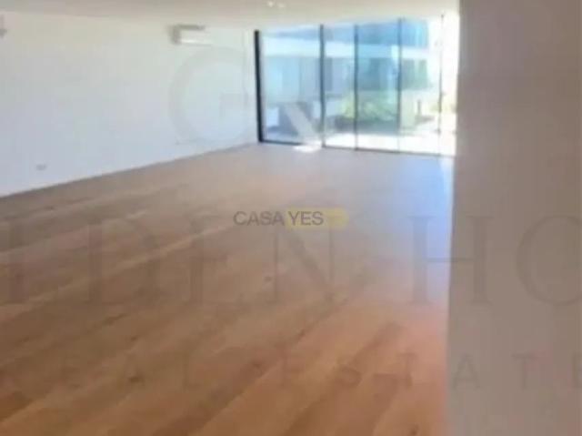 Apartment T4 in Mafamude e Vilar do Paraíso, Vila Nova de Gaia