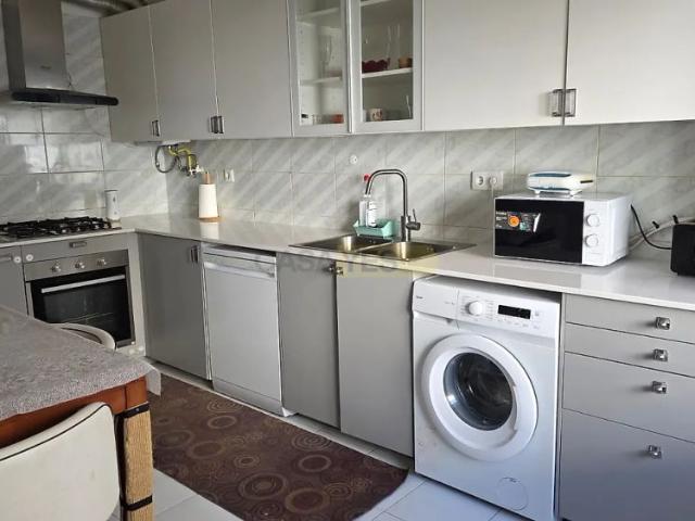 Apartment T4 in Massamá e Monte Abraão, Sintra