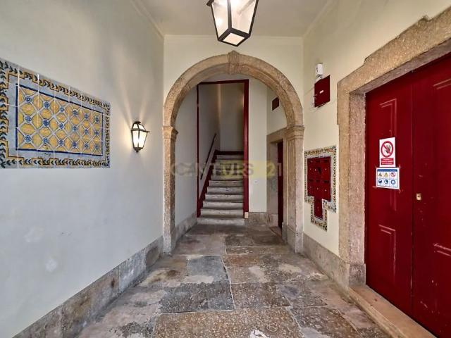 Apartment T4 in Misericórdia, Lisboa