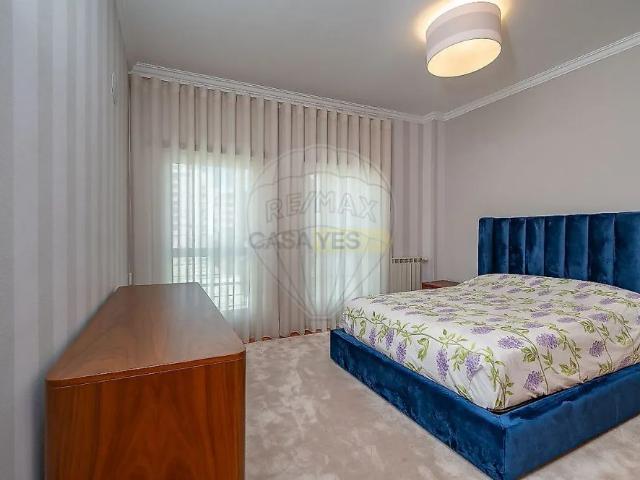 Apartment T4 in São Domingos de Benfica, Lisboa