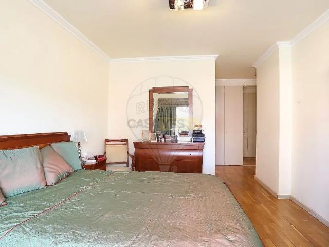 Apartment T4 in São Domingos de Benfica, Lisboa