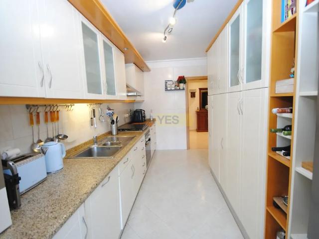 Apartment T4 in São Domingos de Rana, Cascais
