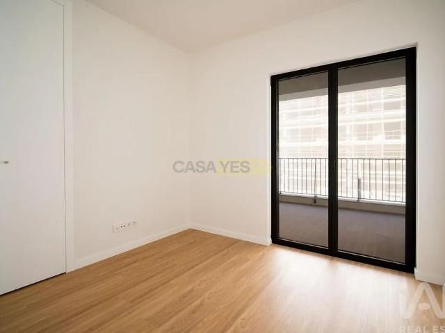 Apartment T4 in Santo António dos Cavaleiros e Frielas, Loures