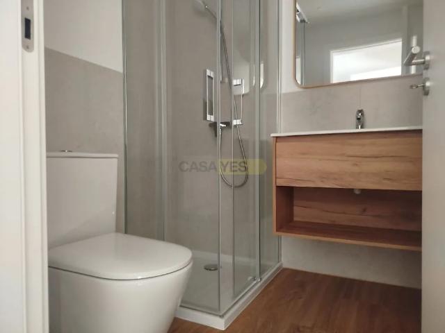 Apartment T4 in Santo António dos Cavaleiros e Frielas, Loures