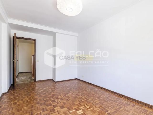 Apartment T4 in Santarém Marvila, Santa Iria da Ribeira de Santarém, Santarém São Salvador e Santarém São Nicolau, Santarém