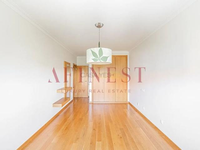 Apartment T4 in Sintra Santa Maria e São Miguel, São Martinho e São Pedro de Penaferrim, Sintra
