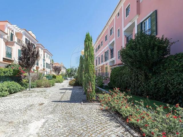 Apartment T4 in Sintra Santa Maria e São Miguel, São Martinho e São Pedro de Penaferrim, Sintra