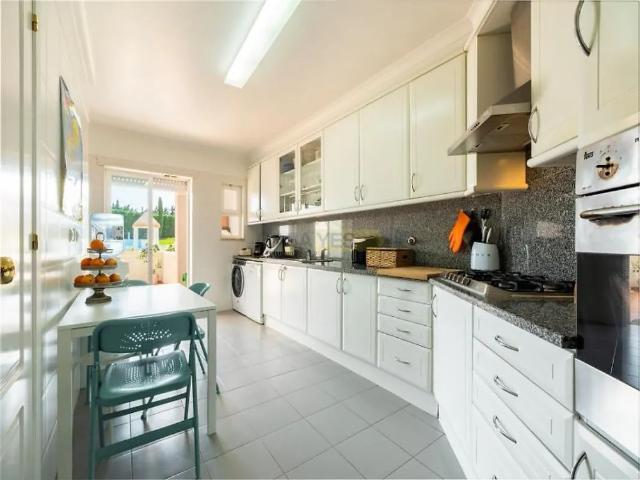 Apartment T4 in Sintra Santa Maria e São Miguel, São Martinho e São Pedro de Penaferrim, Sintra