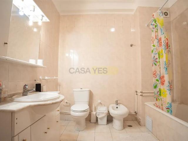 Apartment T5 in Covilhã e Canhoso, Covilhã