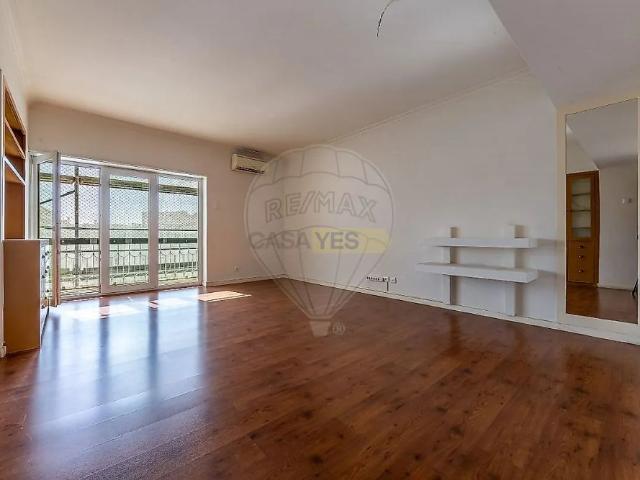 Apartment T5 in Algés, Linda a Velha e Cruz Quebrada Dafundo, Oeiras