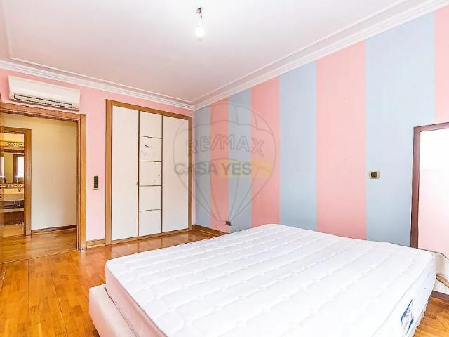 Apartment T5 in Sacavém e Prior Velho, Loures