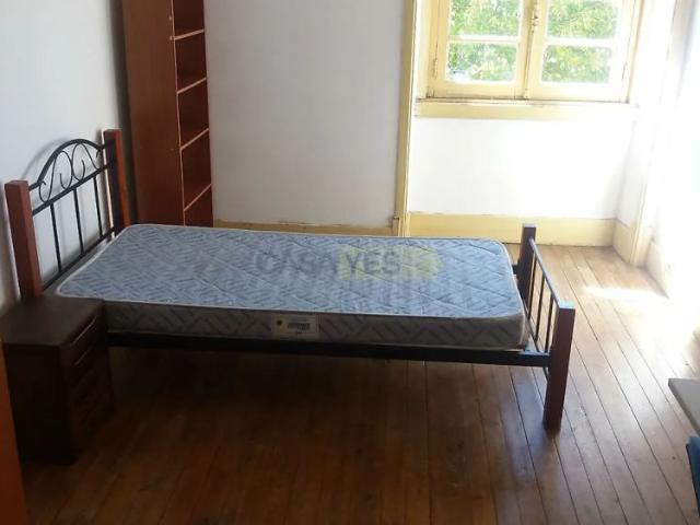 Apartment T5 in Santo António dos Olivais, Coimbra