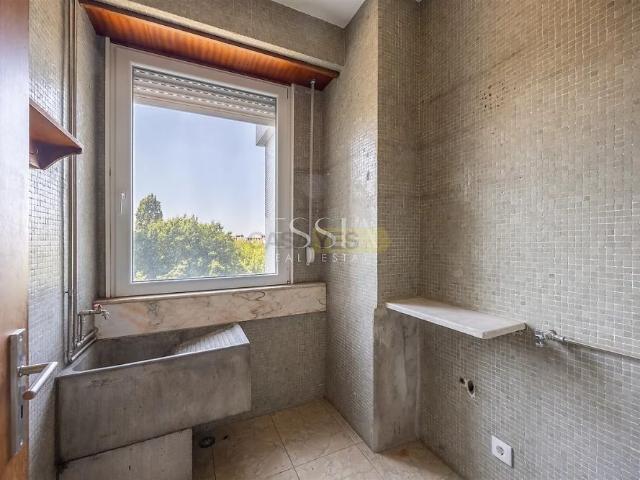 Apartment T5 in Ramalde, Porto