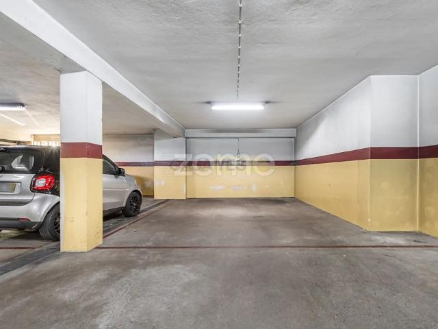 Apartment T5 in Ramalde, Porto