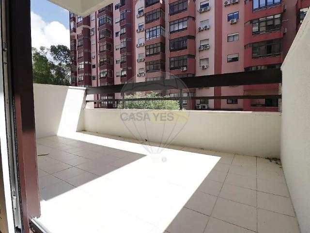 Apartment T6 in Lumiar, Lisboa